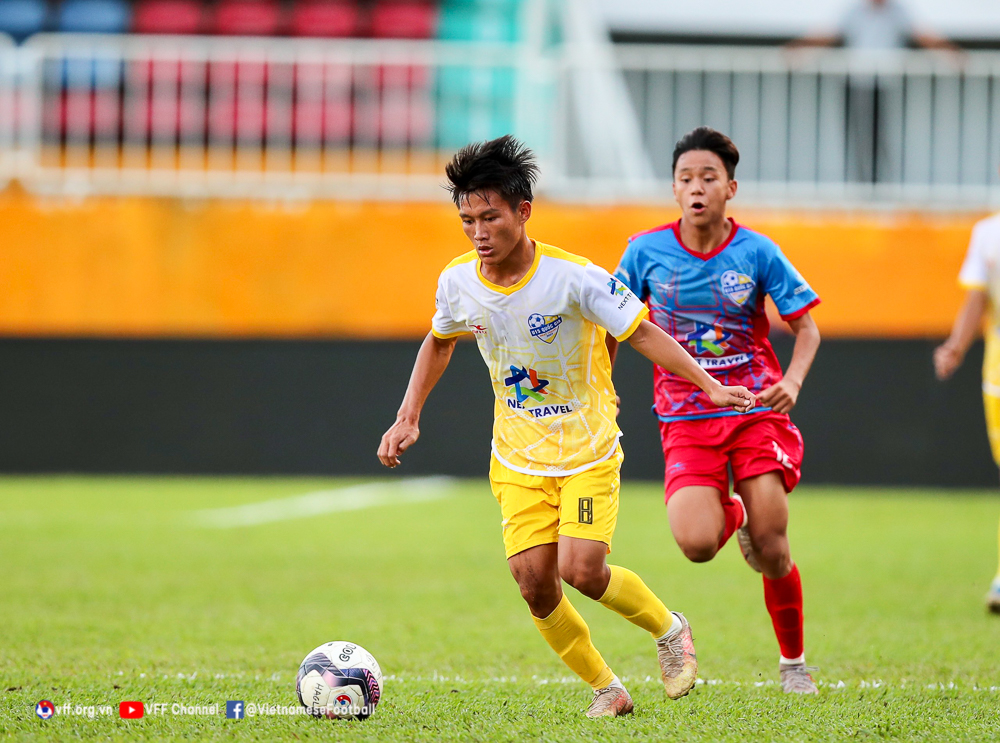 Tài trợ trang phục thi đấu cho giải U15 Quốc Gia