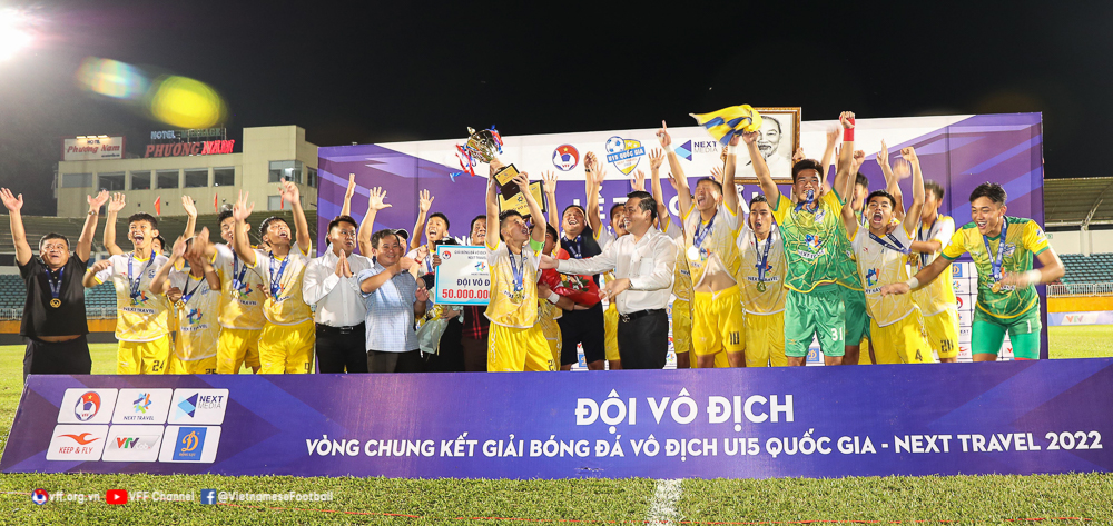 Tài trợ trang phục thi đấu cho giải U15 Quốc Gia